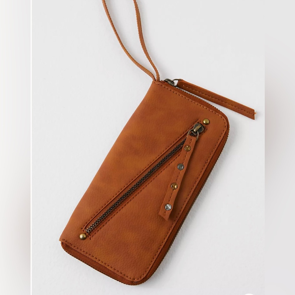 🌺 Free People Vegan Leather Wallet ✨NWT✨